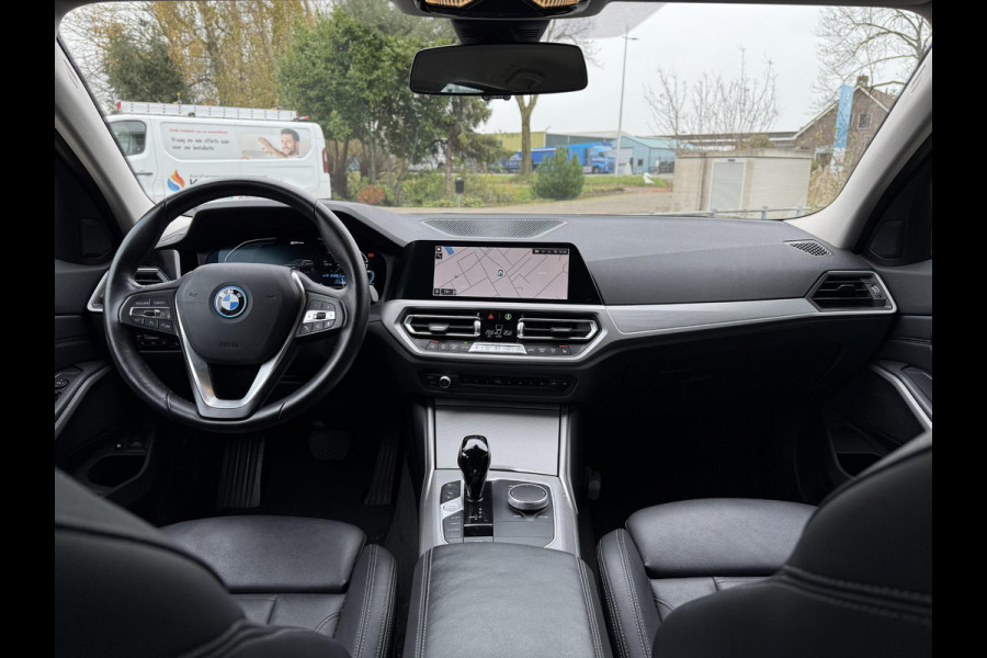 BMW 3 Serie Touring 320e Aut. Hybrid Executive Business Leder Sport | Trekhaak | BMW Laser | LED
