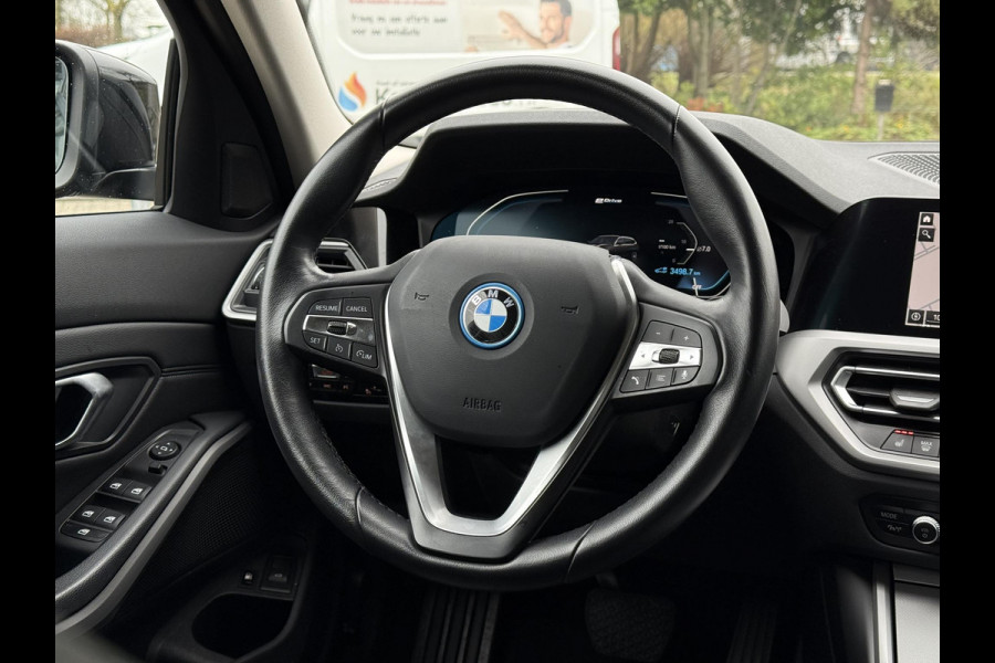 BMW 3 Serie Touring 320e Aut. Hybrid Executive Business Leder Sport | Trekhaak | BMW Laser | LED