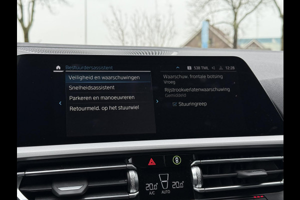 BMW 3 Serie Touring 320e Aut. Hybrid Executive Business Leder Sport | Trekhaak | BMW Laser | LED