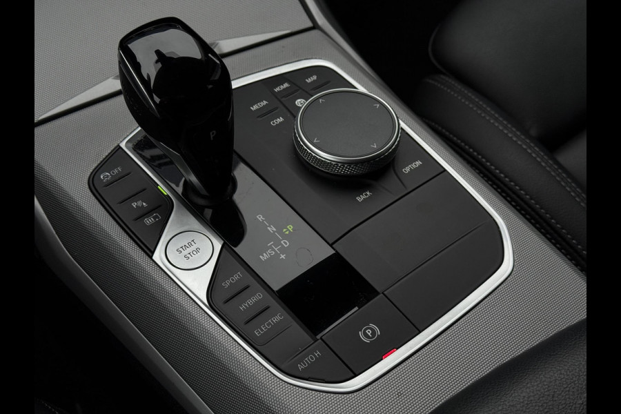BMW 3 Serie Touring 320e Aut. Hybrid Executive Business Leder Sport | Trekhaak | BMW Laser | LED