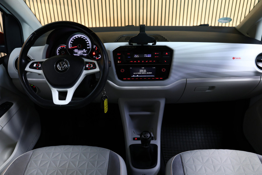Volkswagen up! 1.0 TSI Beats Up! 90pk PANO BT PDC STOELVW CRUISE ECC '17
