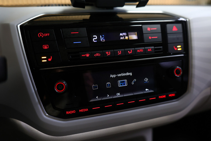 Volkswagen up! 1.0 TSI Beats Up! 90pk PANO BT PDC STOELVW CRUISE ECC '17