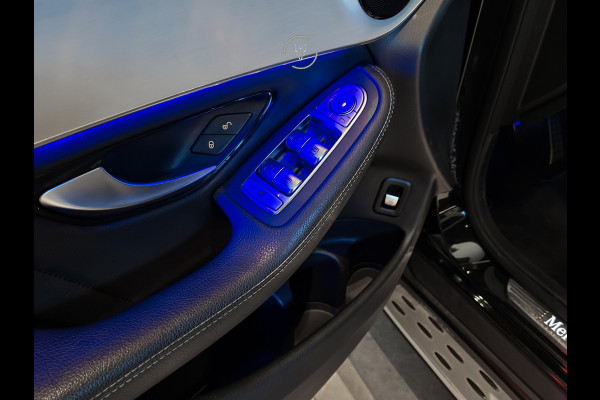 Mercedes-Benz GLC 200 4-M AMG Night|Panorama|20"|Trekhaak|MBUX|Spoorpakket|Sfeerverlichting|Treeplanken|New Service