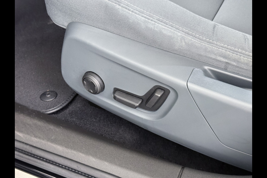 Polestar 2 AUT. 408 pk 0-100 4,7Sec AWD Long Range Dual Motor 78kWh Pano-Dak Electr.Stoelen+Geheugen+Verwarmd+Achterbank+Stuur Adaptive-Cru SOH 93% Verkeersbord detectie Regen-Lichtsensor Virtual-Cockpit Home-Link Bots waarschuwing Autonoom-Rem Lane Assist Keyless Connected 11KW AC laden tot 150kw DC Laden 4x4 1e Eigenaar Volledig Volvo_Polestar-Dealer Onderhouden Origineel Nederlandse Auto 1.500kg Trekvermogen 660Nm! € 60.000 nieuw!