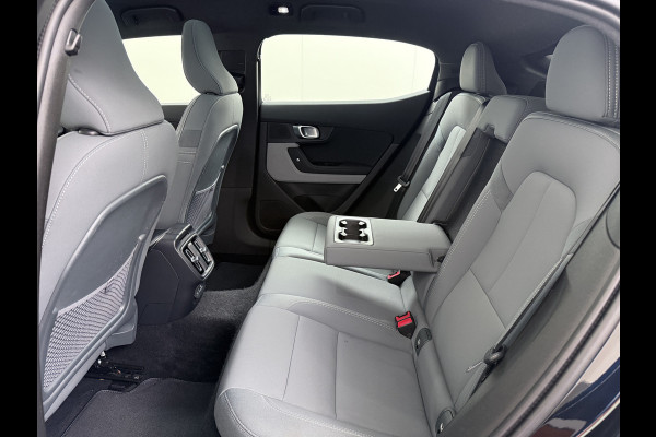 Polestar 2 AUT. 408 pk 0-100 4,7Sec AWD Long Range Dual Motor 78kWh Pano-Dak Electr.Stoelen+Geheugen+Verwarmd+Achterbank+Stuur Adaptive-Cru SOH 93% Verkeersbord detectie Regen-Lichtsensor Virtual-Cockpit Home-Link Bots waarschuwing Autonoom-Rem Lane Assist Keyless Connected 11KW AC laden tot 150kw DC Laden 4x4 1e Eigenaar Volledig Volvo_Polestar-Dealer Onderhouden Origineel Nederlandse Auto 1.500kg Trekvermogen 660Nm! € 60.000 nieuw!