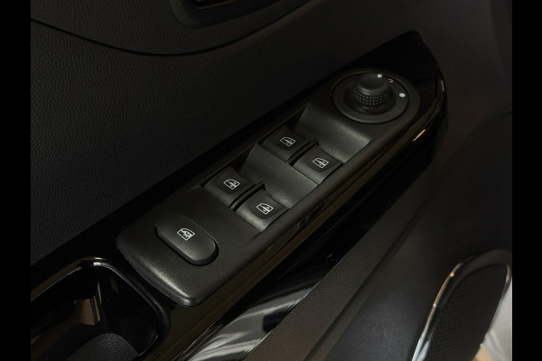 Renault Captur 0.9 TCe 90pk Limited | Navi | Cruise control | 16"| Airco | PDC |