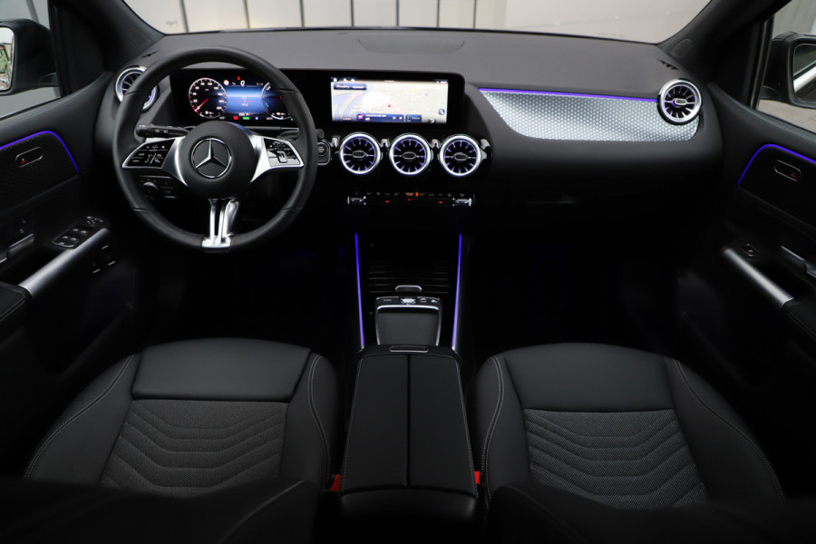 Mercedes-Benz B-Klasse 250e Luxury Line | 218PK | Keyless-go | Sfeerverlichting | ACC | Stuurwielverw. | Standkachel | 2024.