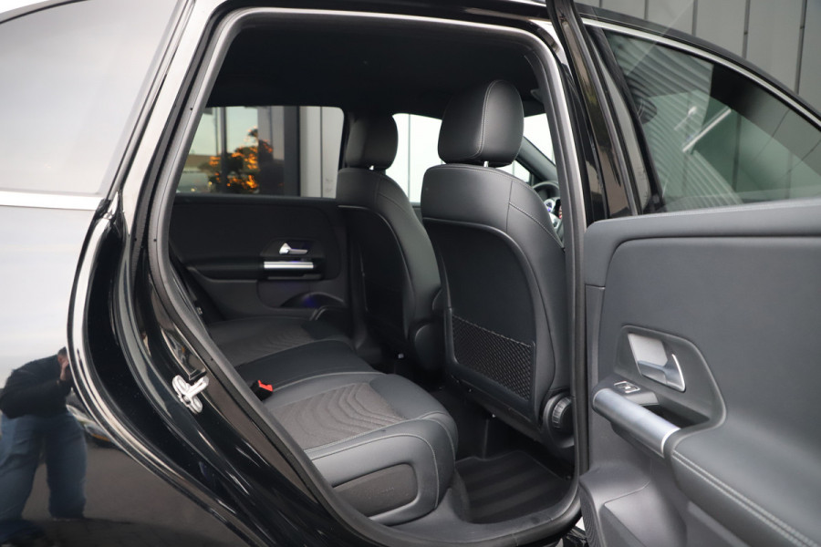 Mercedes-Benz B-Klasse 250e Luxury Line | 218PK | Keyless-go | Sfeerverlichting | ACC | Stuurwielverw. | Standkachel | 2024.
