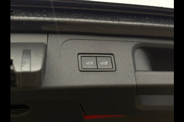 Volkswagen Passat Variant 1.4 TSI PHEV GTE Business | Navi, ACC, Head-Up, Camera, Stoelverw., Climate, Trekhaak, App Connect |