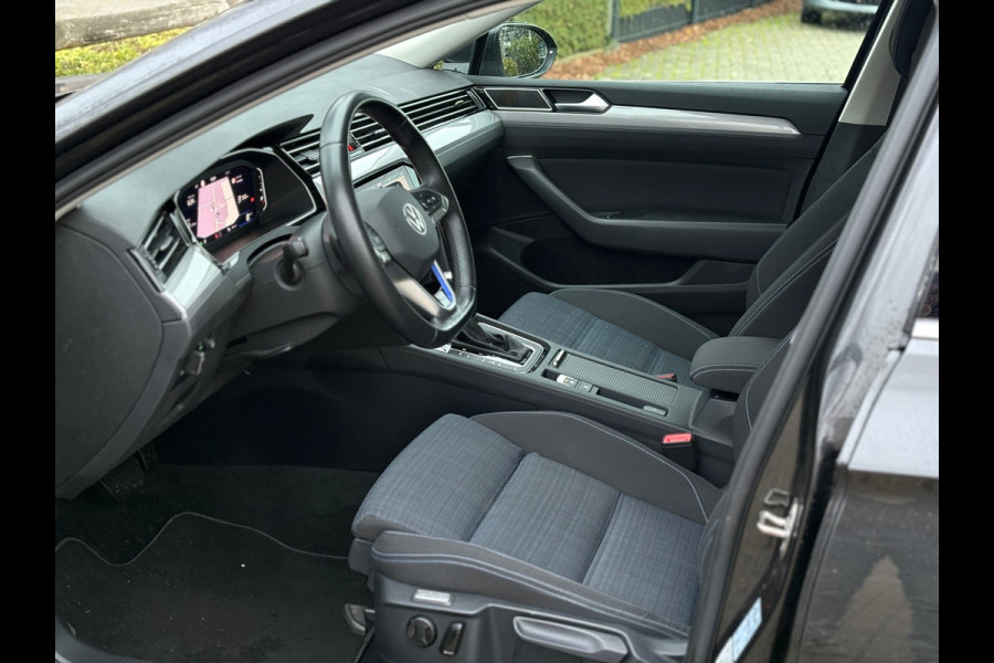 Volkswagen Passat Variant 1.4 TSI PHEV GTE Business | Navi, ACC, Head-Up, Camera, Stoelverw., Climate, Trekhaak, App Connect |