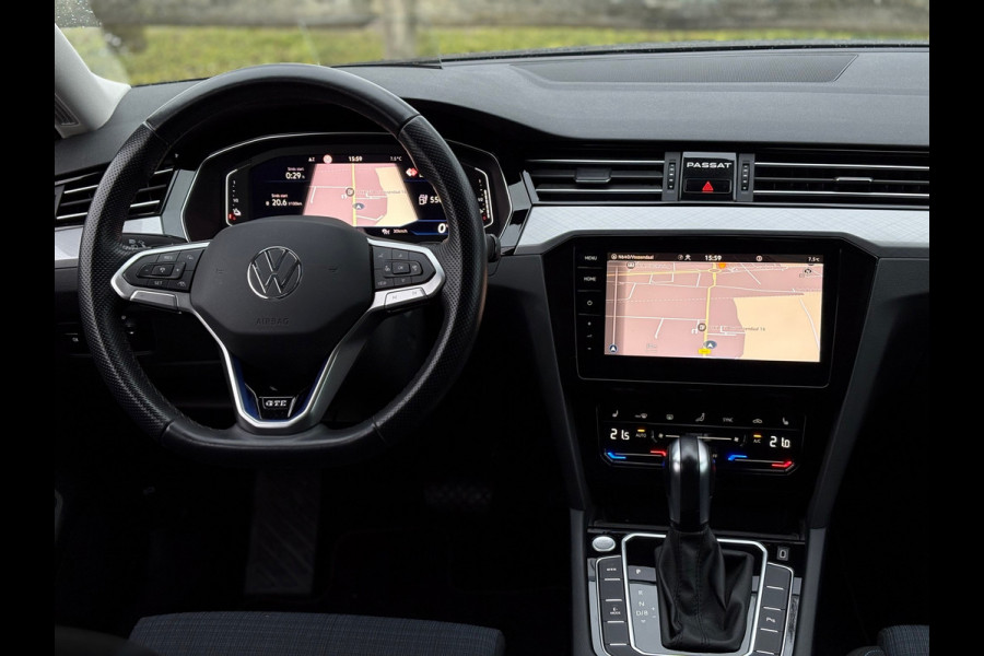 Volkswagen Passat Variant 1.4 TSI PHEV GTE Business | Navi, ACC, Head-Up, Camera, Stoelverw., Climate, Trekhaak, App Connect |