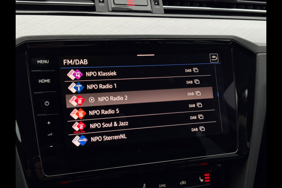 Volkswagen Passat Variant 1.4 TSI PHEV GTE Business | Navi, ACC, Head-Up, Camera, Stoelverw., Climate, Trekhaak, App Connect |