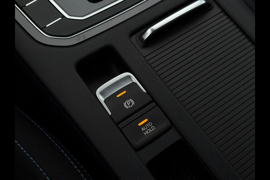 Volkswagen Passat Variant 1.4 TSI PHEV GTE Business | Navi, ACC, Head-Up, Camera, Stoelverw., Climate, Trekhaak, App Connect |