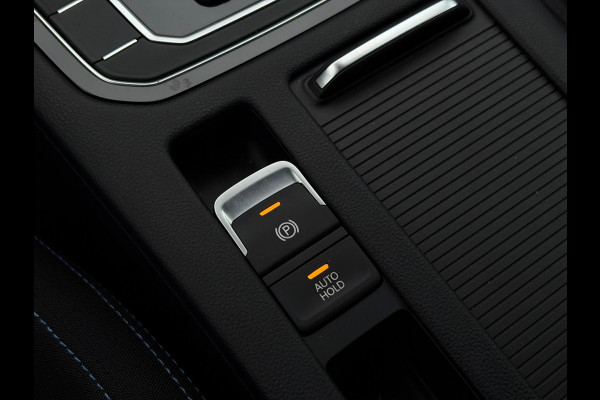 Volkswagen Passat Variant 1.4 TSI PHEV GTE Business | Navi, ACC, Head-Up, Camera, Stoelverw., Climate, Trekhaak, App Connect |