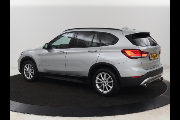 BMW X1 sDrive18i High Executive | Head-Up | Trekhaak | Leder | Stoelverwarming | Sportstoelen | Full LED | Park Assist | Climate control | Bluetooth | Navigatie | Cruise control