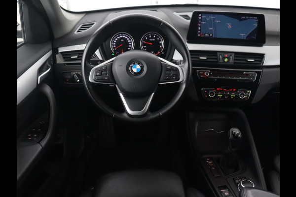 BMW X1 sDrive18i High Executive | Head-Up | Trekhaak | Leder | Stoelverwarming | Sportstoelen | Full LED | Park Assist | Climate control | Bluetooth | Navigatie | Cruise control