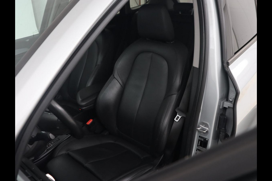 BMW X1 sDrive18i High Executive | Head-Up | Trekhaak | Leder | Stoelverwarming | Sportstoelen | Full LED | Park Assist | Climate control | Bluetooth | Navigatie | Cruise control