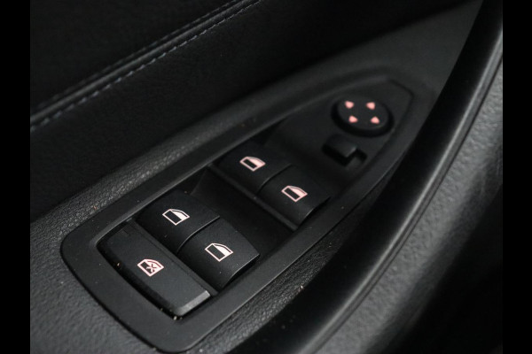 BMW X1 sDrive18i High Executive | Head-Up | Trekhaak | Leder | Stoelverwarming | Sportstoelen | Full LED | Park Assist | Climate control | Bluetooth | Navigatie | Cruise control