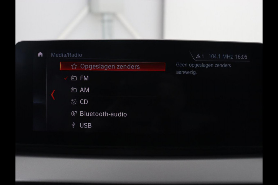 BMW X1 sDrive18i High Executive | Head-Up | Trekhaak | Leder | Stoelverwarming | Sportstoelen | Full LED | Park Assist | Climate control | Bluetooth | Navigatie | Cruise control