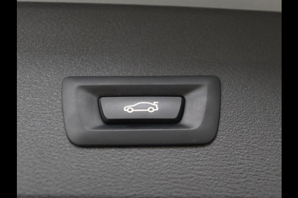 BMW X1 sDrive18i High Executive | Head-Up | Trekhaak | Leder | Stoelverwarming | Sportstoelen | Full LED | Park Assist | Climate control | Bluetooth | Navigatie | Cruise control