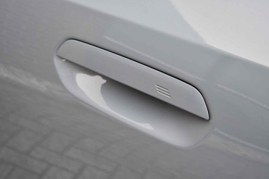 BMW 5 Serie 530e M-Sport Pano ACC 360 H/K Stoel-vent Brooklyngrau