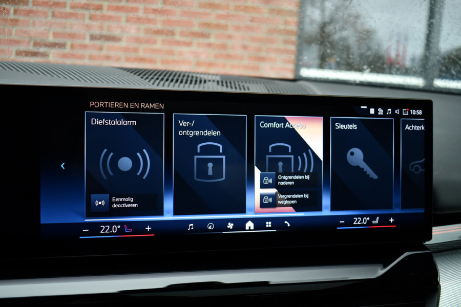 BMW 5 Serie 530e M-Sport Pano ACC 360 H/K Stoel-vent Brooklyngrau