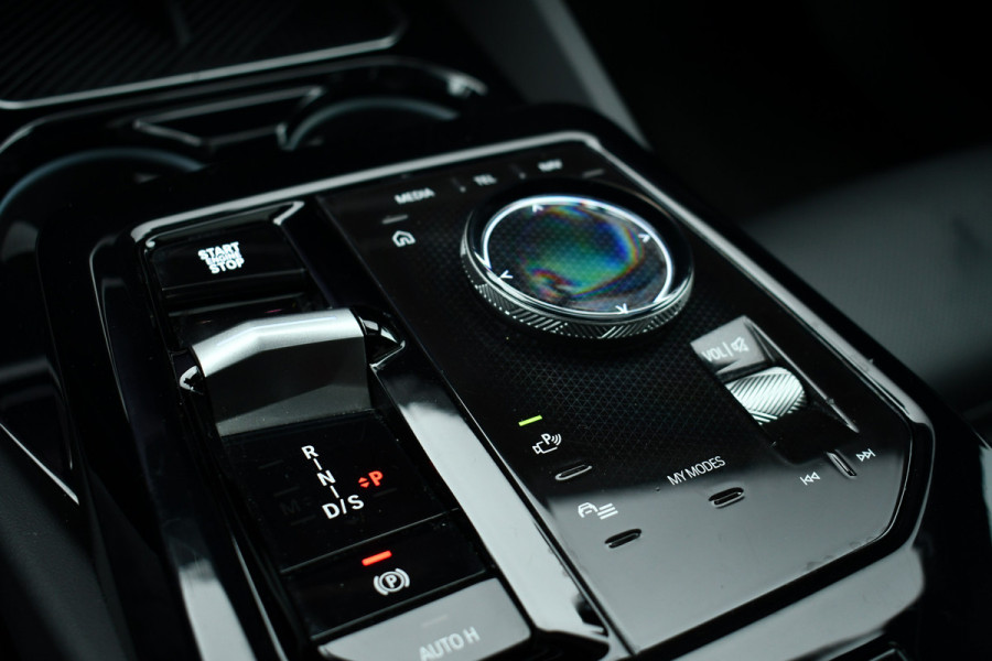 BMW 5 Serie 530e M-Sport Pano ACC 360 H/K Stoel-vent Brooklyngrau