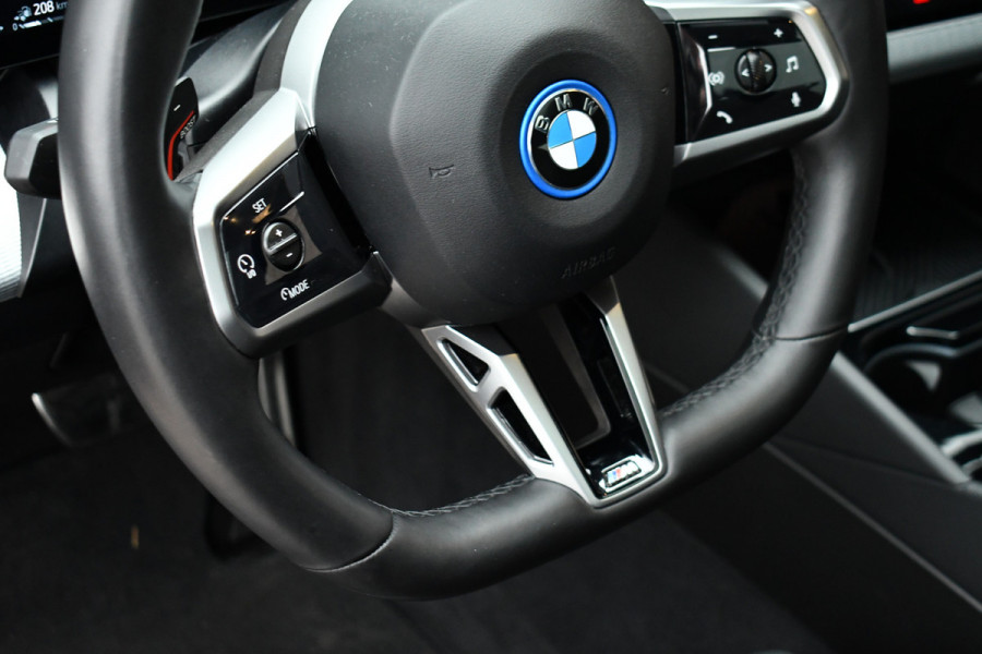 BMW 5 Serie 530e M-Sport Pano ACC 360 H/K Stoel-vent Brooklyngrau