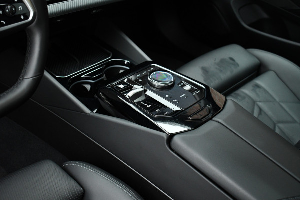 BMW 5 Serie 530e M-Sport Pano ACC 360 H/K Stoel-vent Brooklyngrau