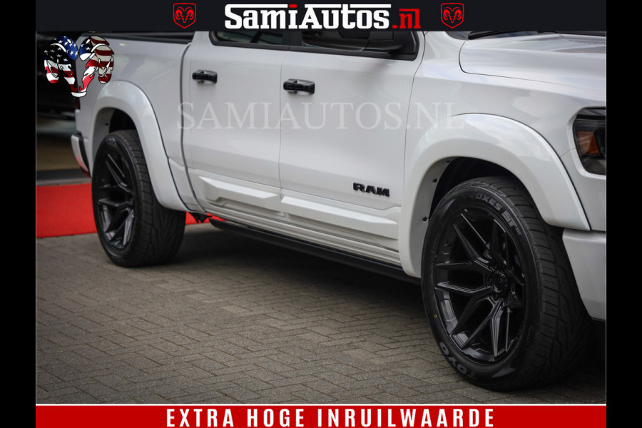 Dodge Ram 1500 Laramie Sport | V8 5,7 402 HP | Krachtige Hemi | Panorama Dak | 12' Scherm | Comfortabele Dubbele Cabine met Royale 5 Zitplaatsen | BPM vrij | Nu Leverbaar uit Voorraad | Voorraad Nr 2526-41272