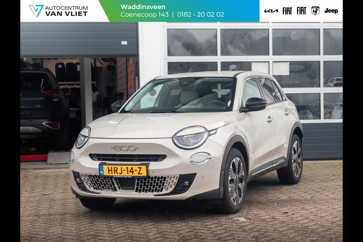 Fiat 600 1.2 Hybrid 110pk La Prima | Leder | Stoelmassage | Camera | Carplay | Adapt. Cruise | Winter Pack