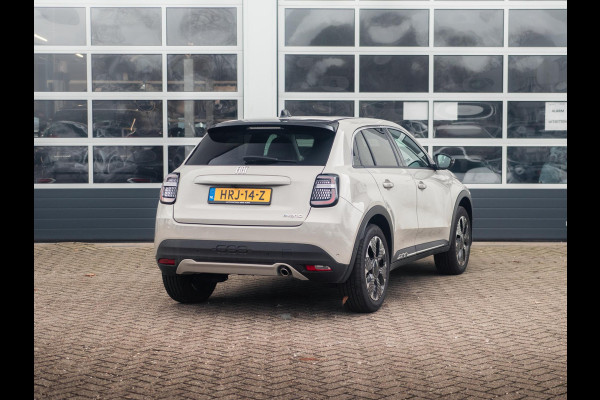 Fiat 600 1.2 Hybrid 110pk La Prima | Leder | Stoelmassage | Camera | Carplay | Adapt. Cruise | Winter Pack