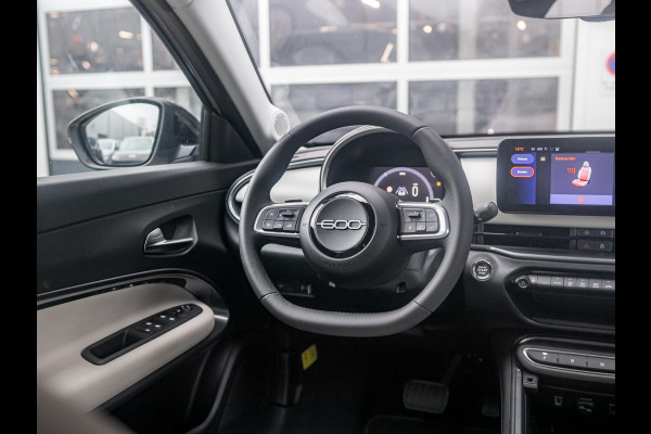 Fiat 600 1.2 Hybrid 110pk La Prima | Leder | Stoelmassage | Camera | Carplay | Adapt. Cruise | Winter Pack
