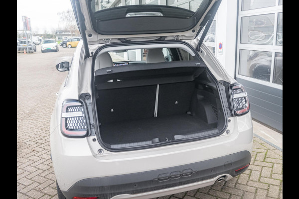 Fiat 600 1.2 Hybrid 110pk La Prima | Leder | Stoelmassage | Camera | Carplay | Adapt. Cruise | Winter Pack