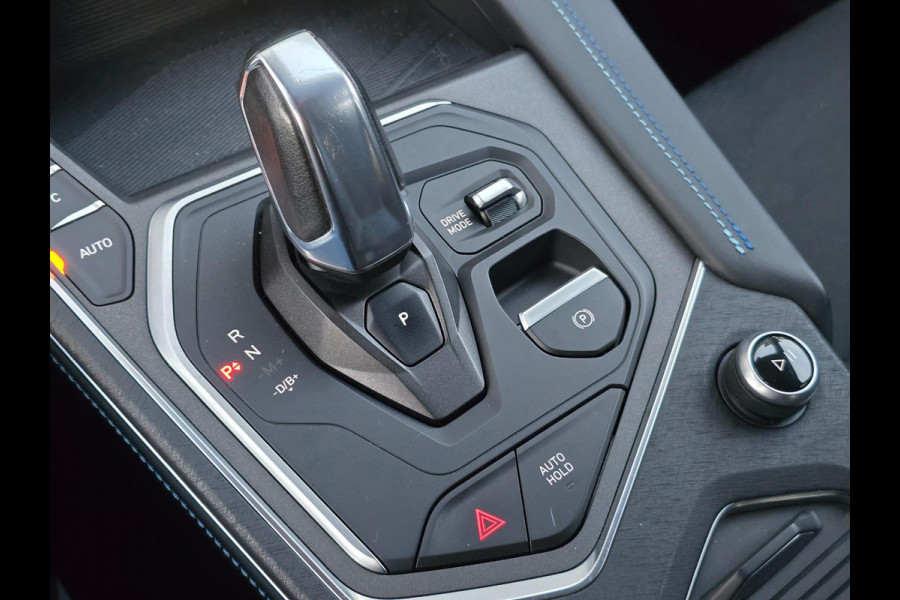 Lynk & Co 01 1.5 Black Edition Panoramadak/360° Camera/ACC/Stoelverwarming