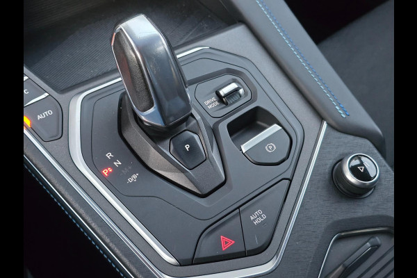 Lynk & Co 01 1.5 Black Edition Panoramadak/360° Camera/ACC/Stoelverwarming