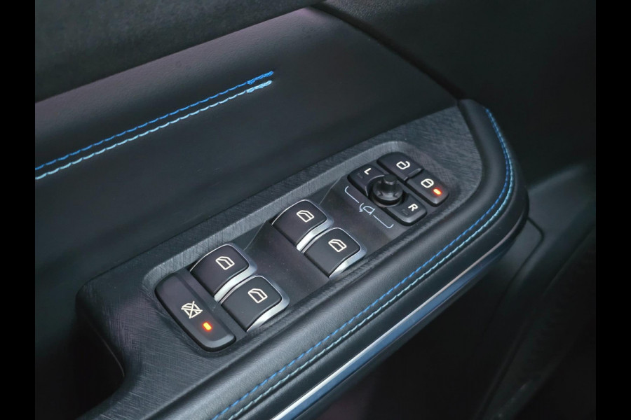 Lynk & Co 01 1.5 Black Edition Panoramadak/360° Camera/ACC/Stoelverwarming