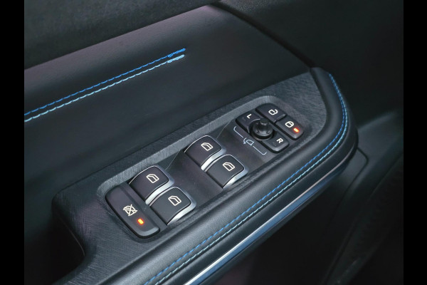 Lynk & Co 01 1.5 Black Edition Panoramadak/360° Camera/ACC/Stoelverwarming