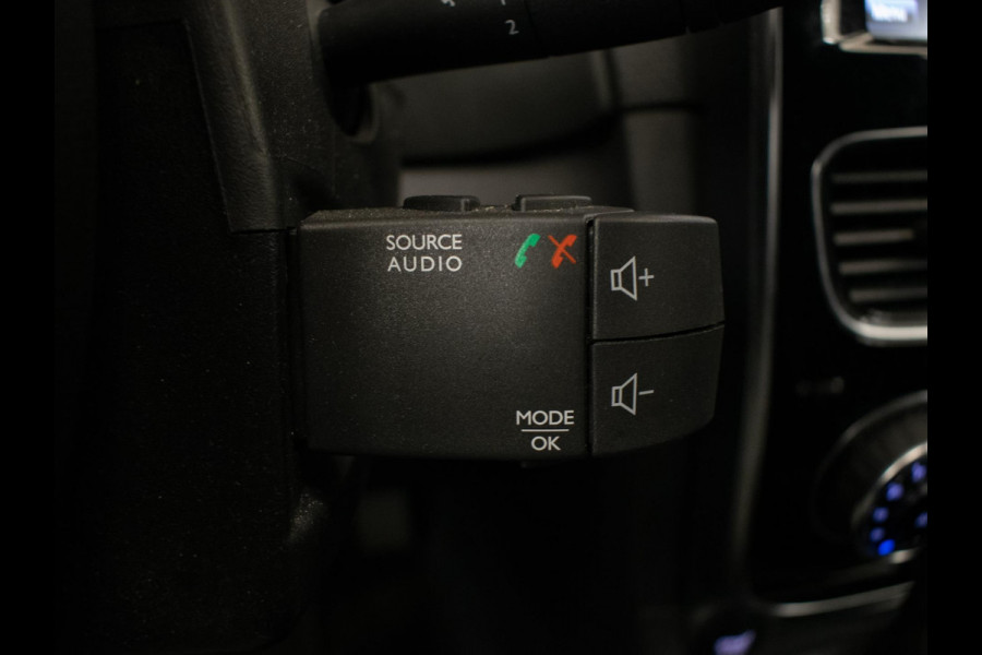 Renault Clio Estate 0.9 TCe Intens Sport (NAVI,CLIMATE,CRUISE,PDC,GETINT,BLUETOOTH,ELEKTRISCH PAKKET,SPORTSTOELEN,LM VELGEN)