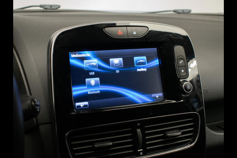 Renault Clio Estate 0.9 TCe Intens Sport (NAVI,CLIMATE,CRUISE,PDC,GETINT,BLUETOOTH,ELEKTRISCH PAKKET,SPORTSTOELEN,LM VELGEN)