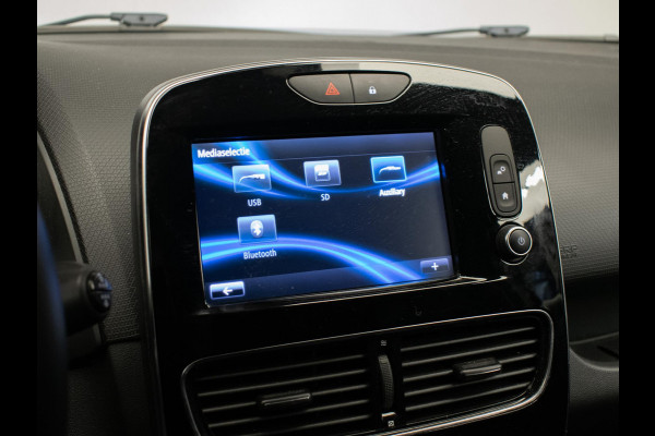 Renault Clio Estate 0.9 TCe Intens Sport (NAVI,CLIMATE,CRUISE,PDC,GETINT,BLUETOOTH,ELEKTRISCH PAKKET,SPORTSTOELEN,LM VELGEN)