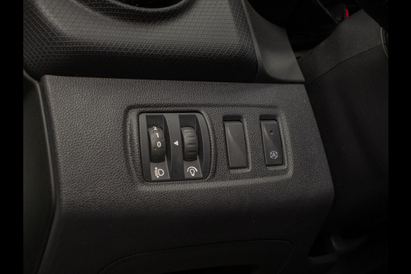 Renault Clio Estate 0.9 TCe Intens Sport (NAVI,CLIMATE,CRUISE,PDC,GETINT,BLUETOOTH,ELEKTRISCH PAKKET,SPORTSTOELEN,LM VELGEN)