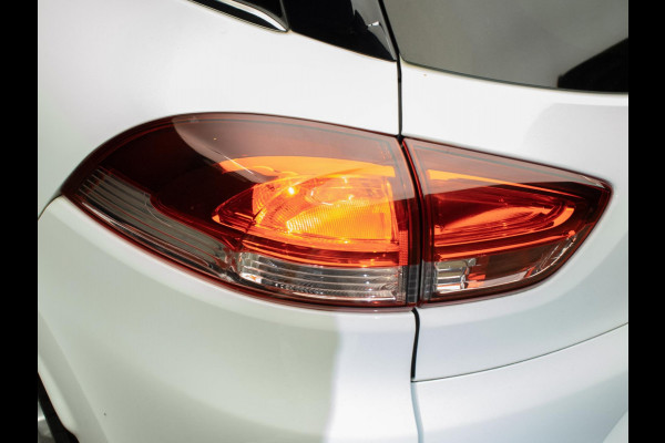 Renault Clio Estate 0.9 TCe Intens Sport (NAVI,CLIMATE,CRUISE,PDC,GETINT,BLUETOOTH,ELEKTRISCH PAKKET,SPORTSTOELEN,LM VELGEN)