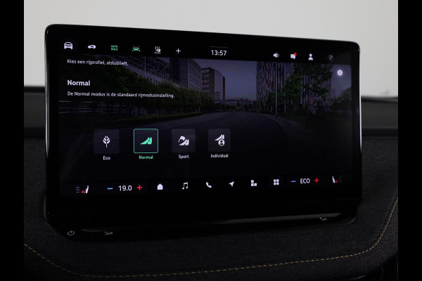 Škoda Elroq 85 Business Edition Tour 286 pk | Trekhaak | Adaptive Cruise | Blind Spot | Stoelverwarming | Donkere ramen