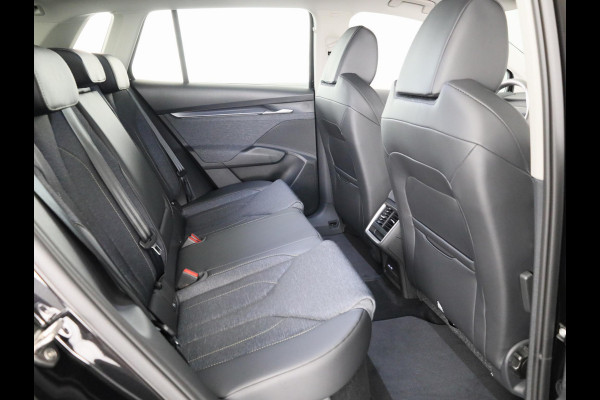Škoda Elroq 85 Business Edition Tour 286 pk | Trekhaak | Adaptive Cruise | Blind Spot | Stoelverwarming | Donkere ramen