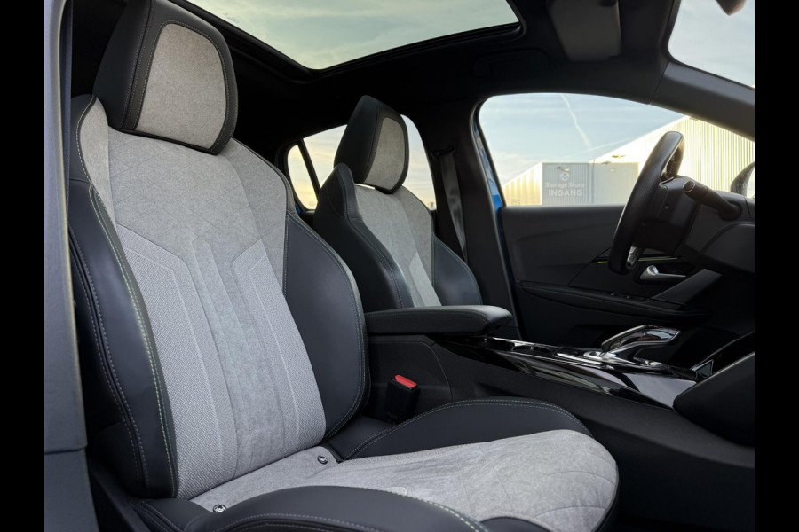 Peugeot e-208 EV GT 350 50 kWh | Panorama | Camera | Stoelverwarming |