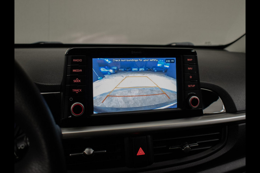Kia Picanto 1.0 CVVT ComfortPlusLine Navigator Sport (APPLE CARPLAY,NAVI,CAMERA,DAB,ELEKTRISCH PAKKET,SPORTSTOELEN, LM VELGEN)