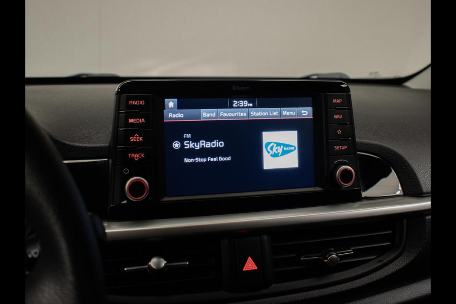 Kia Picanto 1.0 CVVT ComfortPlusLine Navigator Sport (APPLE CARPLAY,NAVI,CAMERA,DAB,ELEKTRISCH PAKKET,SPORTSTOELEN, LM VELGEN)