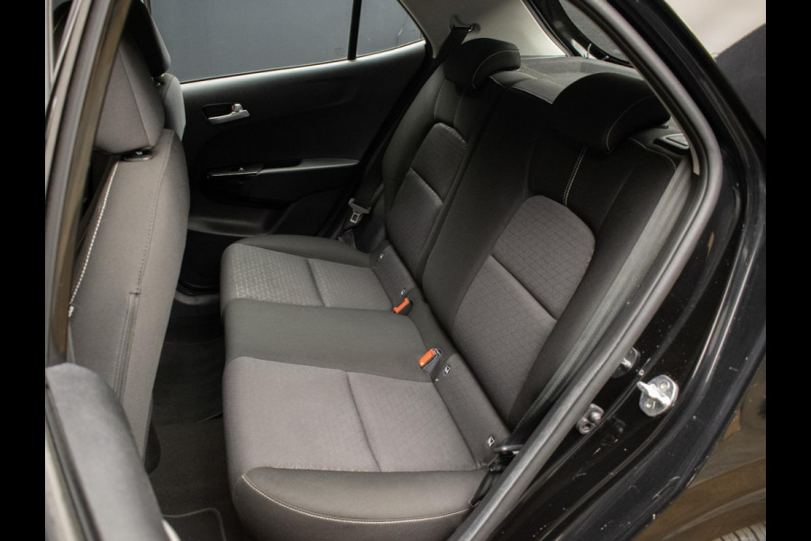 Kia Picanto 1.0 CVVT ComfortPlusLine Navigator Sport (APPLE CARPLAY,NAVI,CAMERA,DAB,ELEKTRISCH PAKKET,SPORTSTOELEN, LM VELGEN)