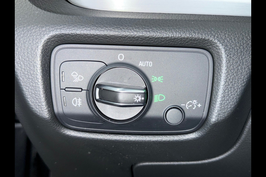 Audi A3 Sportback 1.5 TFSI CoD Sport S Line Edition | Pano | Sportstoelen | LED | Navigatie | Trekhaak